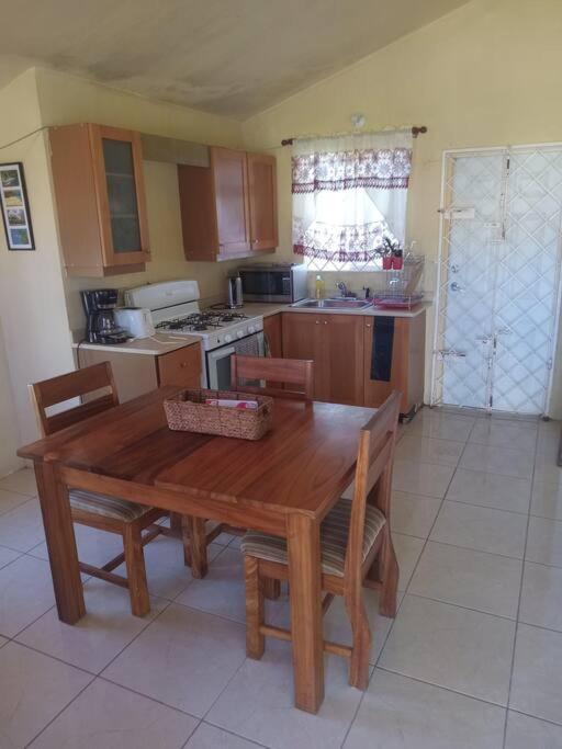 Cheerful 2-Bedroom Home In Falmouth Garden Dış mekan fotoğraf